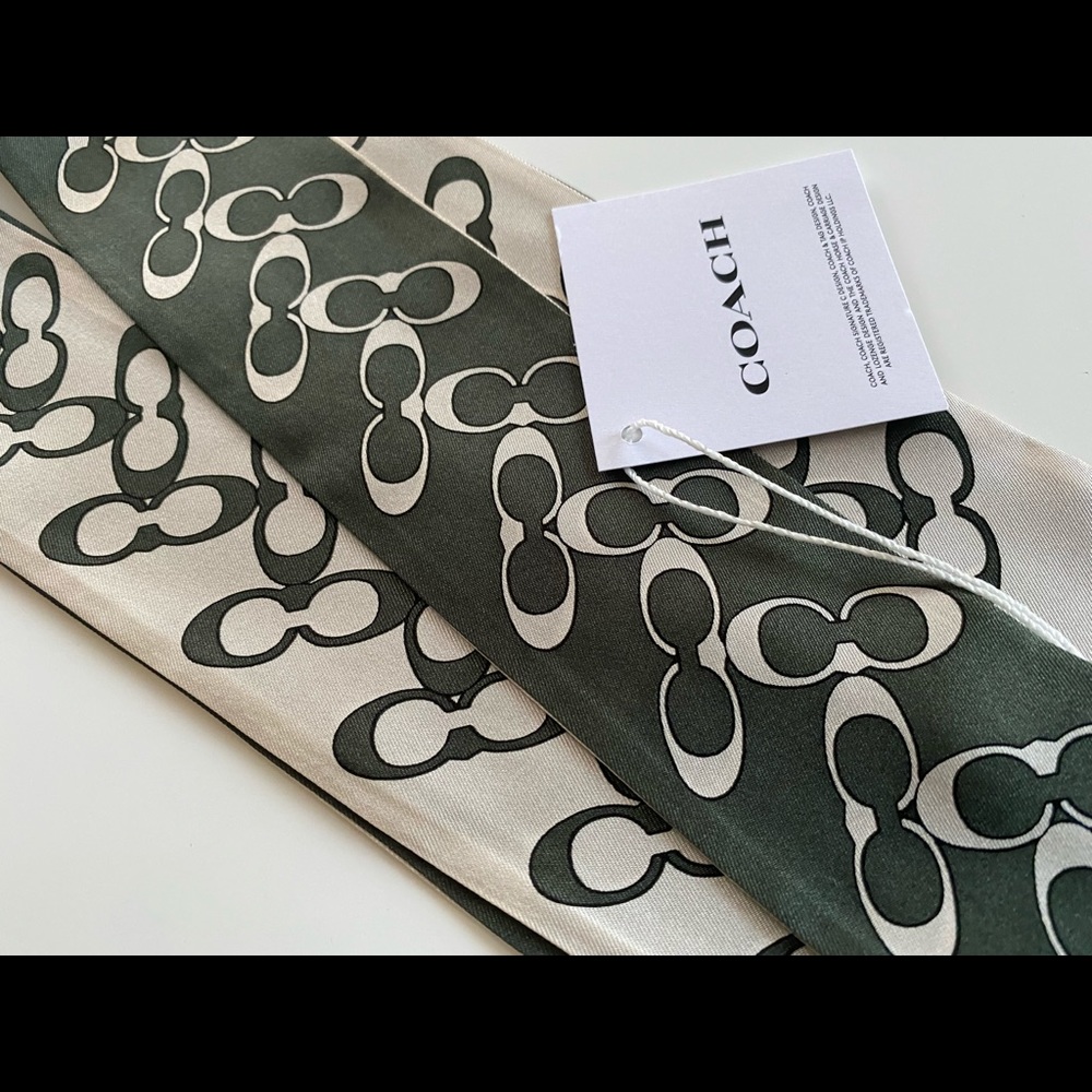 NWT Coach Signature Silk Scarf 30068 Forest Green - Picture 4 of 8